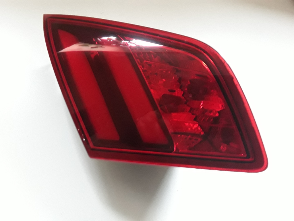 Orijinal Peugeot 308 T9 Arka Stop Sol İç  9677818380