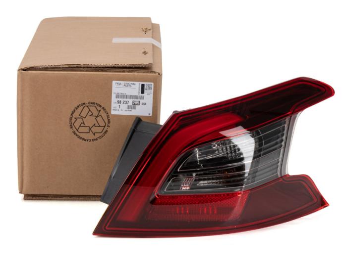 Orijinal Peugeot 308 T9 Arka Stop Dış Sağ Makyajlı Kasa  9823728580