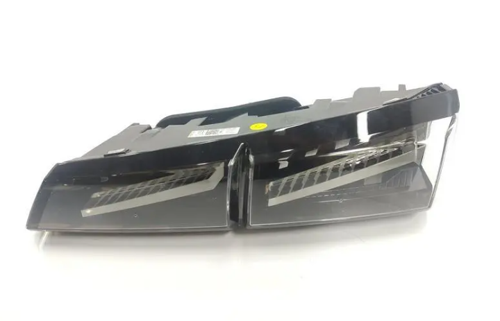 Orijinal Peugeot 308 P5 Arka Stop İç Led Sağ  9835300380